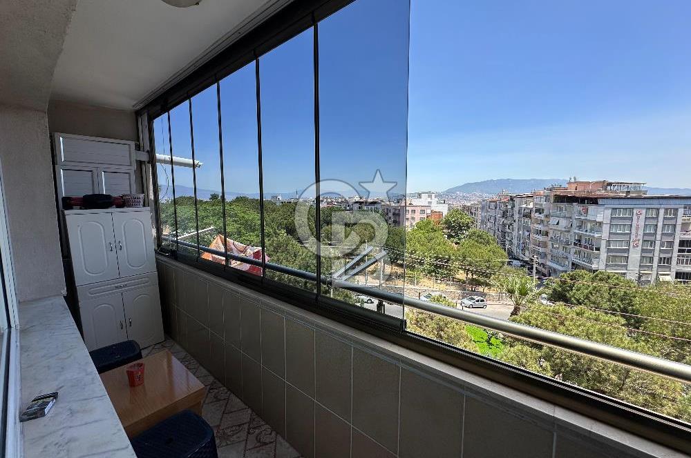 İzmir Yeşilyurt Vatan Mahallesinde Satılık 3+1 Tadilatlı Fırsat Daire