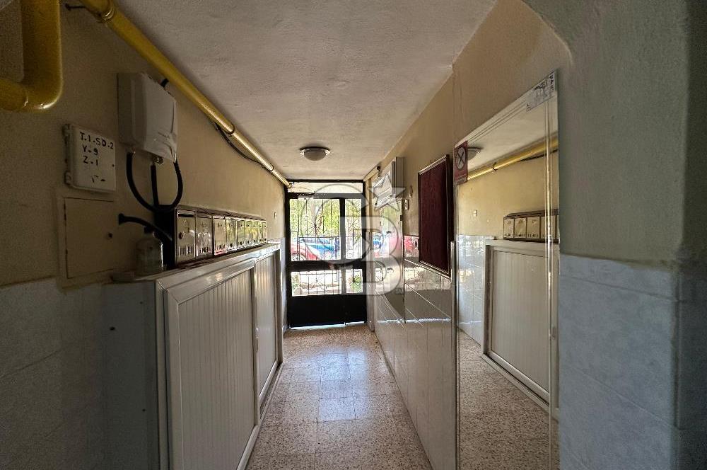 İzmir Yeşilyurt Vatan Mahallesinde Satılık 3+1 Tadilatlı Fırsat Daire