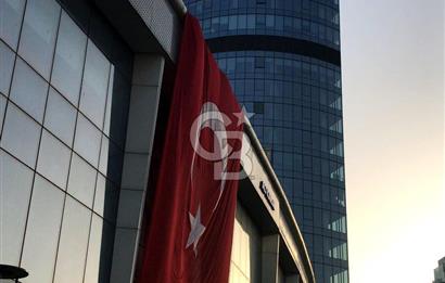 KURIS KULE D100-E5 – Metro ve Hastane Yanı – Deniz Manzaralı, Kat Bahçeli Ful Eşyalı SATILIK OFİS