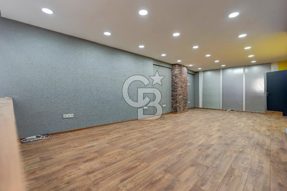 TAKSİM GÜMÜŞSUYU'NDA SATILIK OFİS KATI