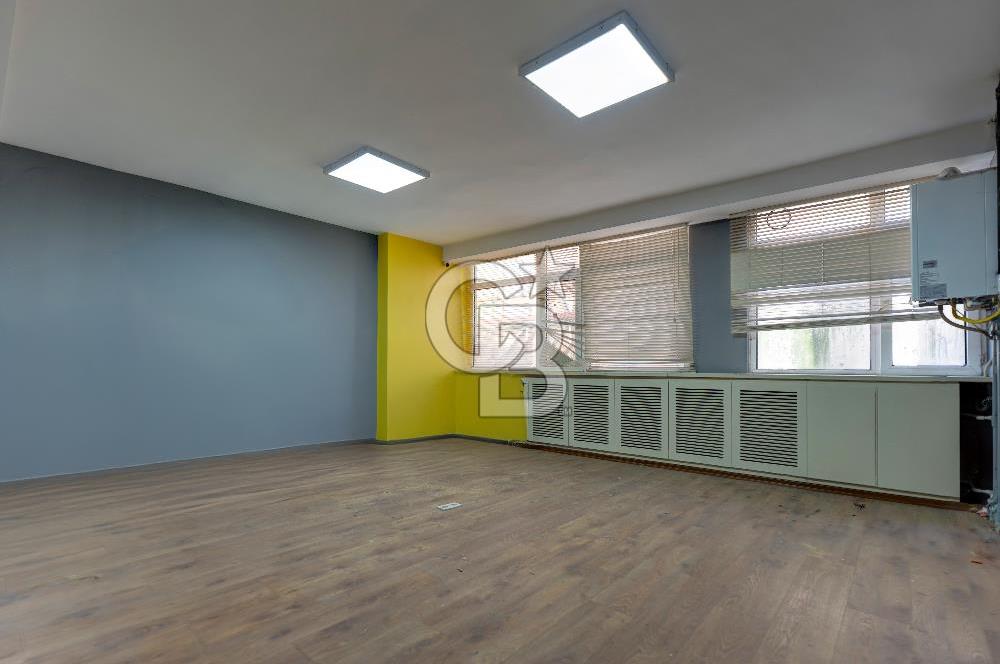 TAKSİM GÜMÜŞSUYU'NDA SATILIK OFİS KATI