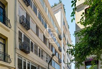 TAKSİM GÜMÜŞSUYU'NDA SATILIK OFİS KATI