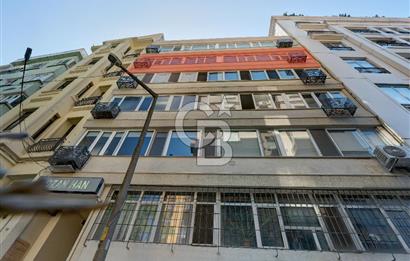 TAKSİM GÜMÜŞSUYU'NDA SATILIK OFİS KATI