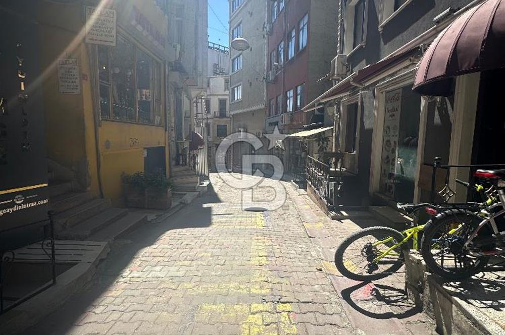ŞİŞHANE MEYDAN'A ADIM MESAFEDE SATILIK BİNA 