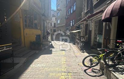 ŞİŞHANE MEYDAN'A ADIM MESAFEDE SATILIK BİNA 