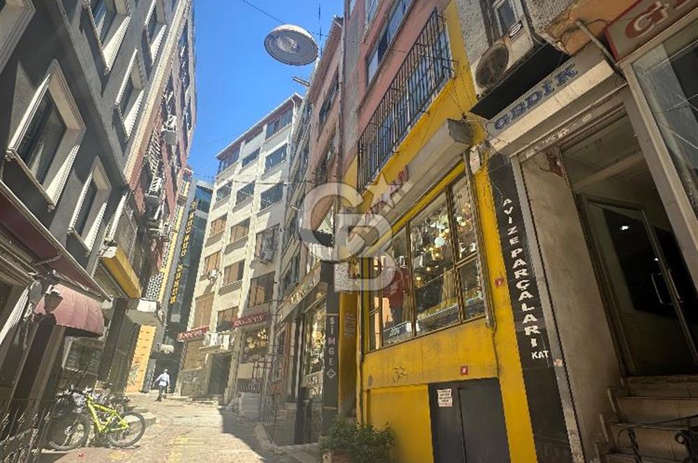 ŞİŞHANE MEYDAN'A ADIM MESAFEDE SATILIK BİNA 