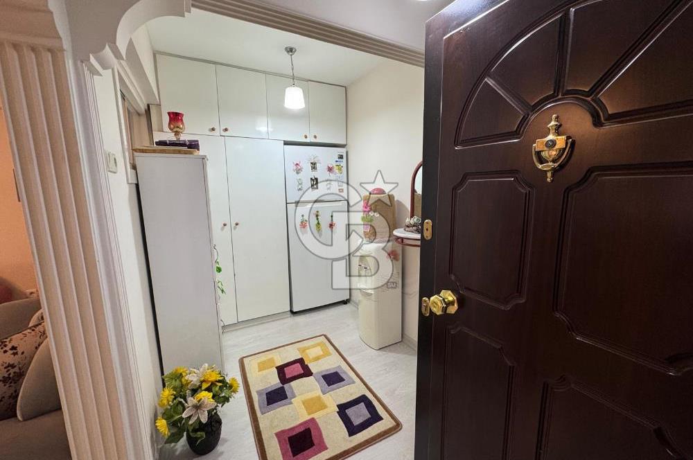 Karşıyaka Alaybey'de Otoparklı, Tadilatlı, Kullanışlı Daire