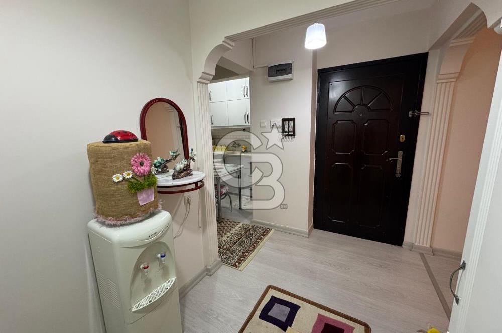 Karşıyaka Alaybey'de Otoparklı, Tadilatlı, Kullanışlı Daire