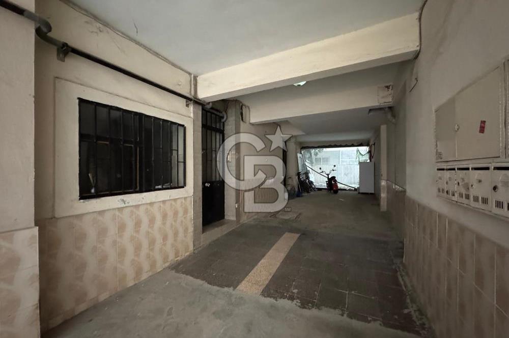 Karşıyaka Alaybey'de Otoparklı, Tadilatlı, Kullanışlı Daire
