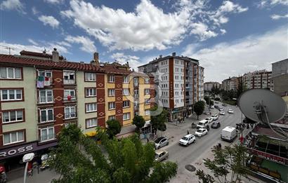 CB CITY'DEN ORHANOĞUZ CADDESİ ÜZERİNDE 2+1 EŞYALI SATILIK DAİRE
