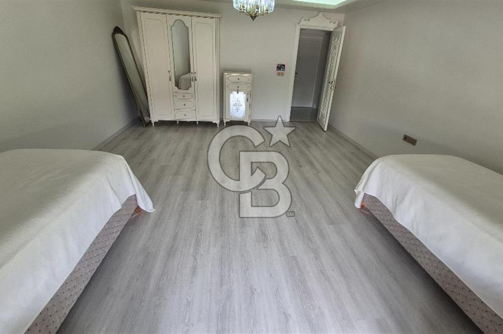 ÇERKEZKÖY'DE KISMİ TAKASA AÇIK 725M2 BAHÇELİ 8+1 SATILIK VİLLA