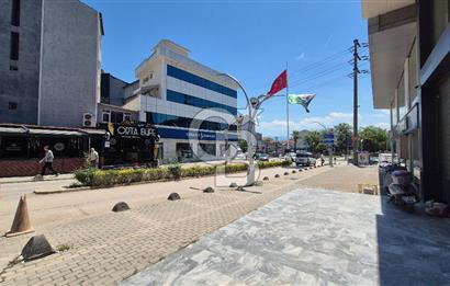 DERİNCE İSTİKLAL CADDESİ KURUMSAL KİRACILI 4 KATLI SATILIK BİNA