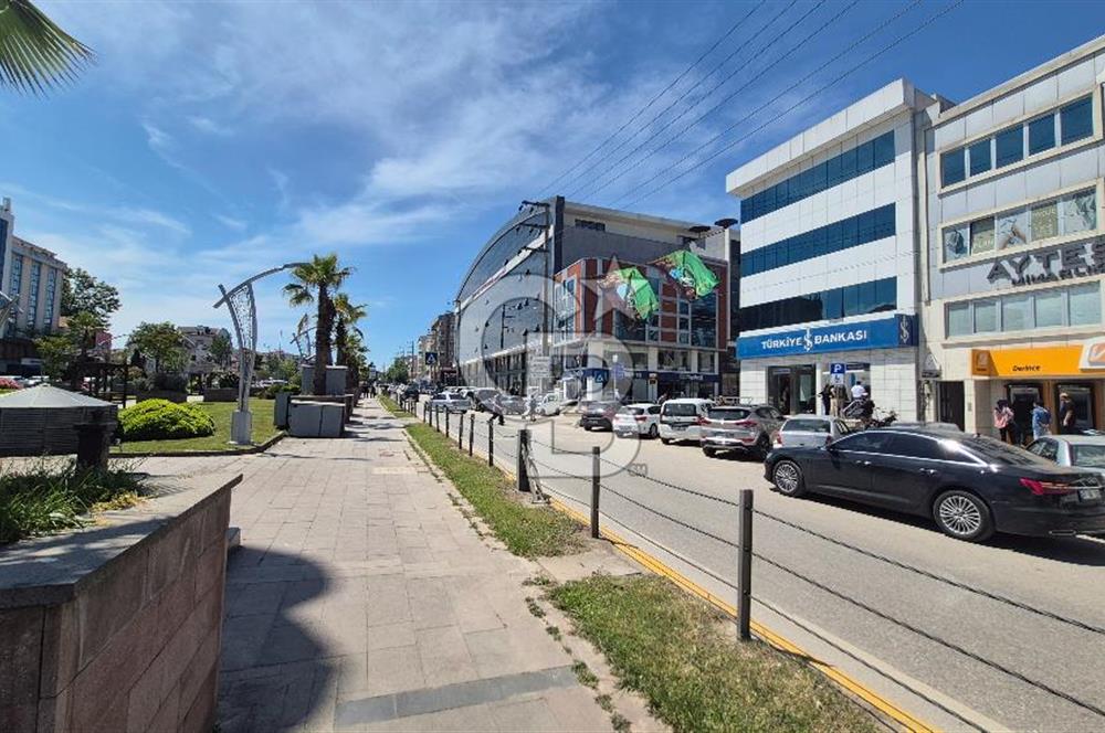 DERİNCE İSTİKLAL CADDESİ KURUMSAL KİRACILI 4 KATLI SATILIK BİNA