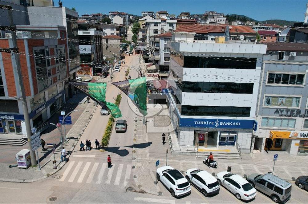 DERİNCE İSTİKLAL CADDESİ KURUMSAL KİRACILI 4 KATLI SATILIK BİNA