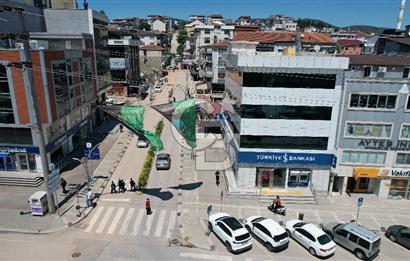DERİNCE İSTİKLAL CADDESİ KURUMSAL KİRACILI 4 KATLI SATILIK BİNA