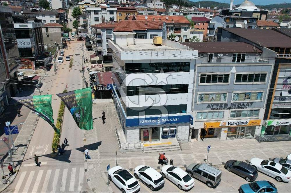 DERİNCE İSTİKLAL CADDESİ KURUMSAL KİRACILI 4 KATLI SATILIK BİNA