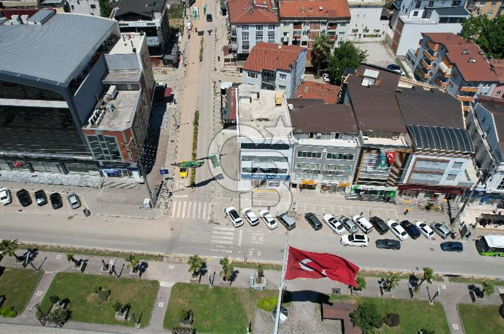 DERİNCE İSTİKLAL CADDESİ KURUMSAL KİRACILI 4 KATLI SATILIK BİNA