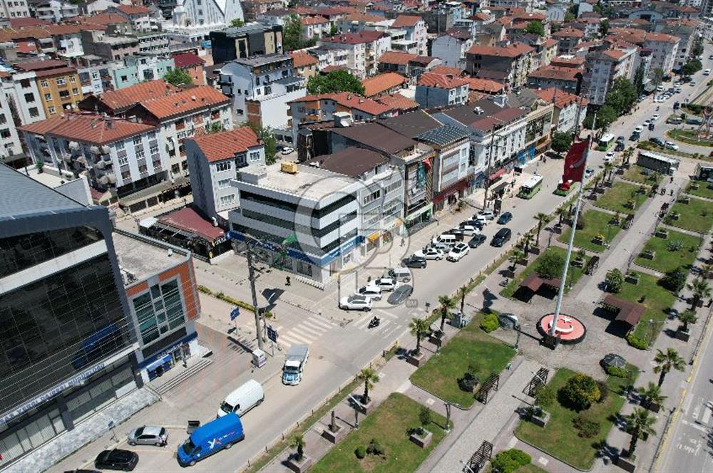 DERİNCE İSTİKLAL CADDESİ KURUMSAL KİRACILI 4 KATLI SATILIK BİNA