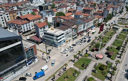 DERİNCE İSTİKLAL CADDESİ KURUMSAL KİRACILI 4 KATLI SATILIK BİNA
