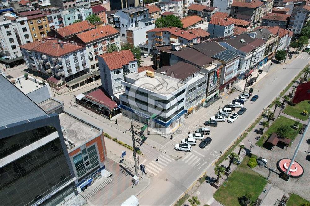 DERİNCE İSTİKLAL CADDESİ KURUMSAL KİRACILI 4 KATLI SATILIK BİNA