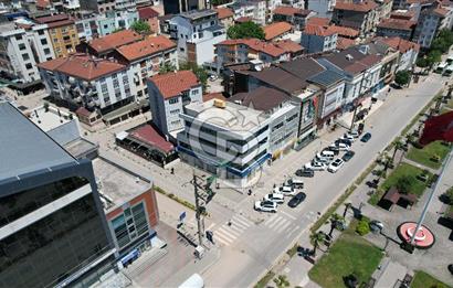 DERİNCE İSTİKLAL CADDESİ KURUMSAL KİRACILI 4 KATLI SATILIK BİNA
