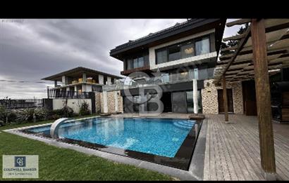 Sarıyer'de Boğaz Manzaralı Ultra Lux 6+4 Satılık Villa