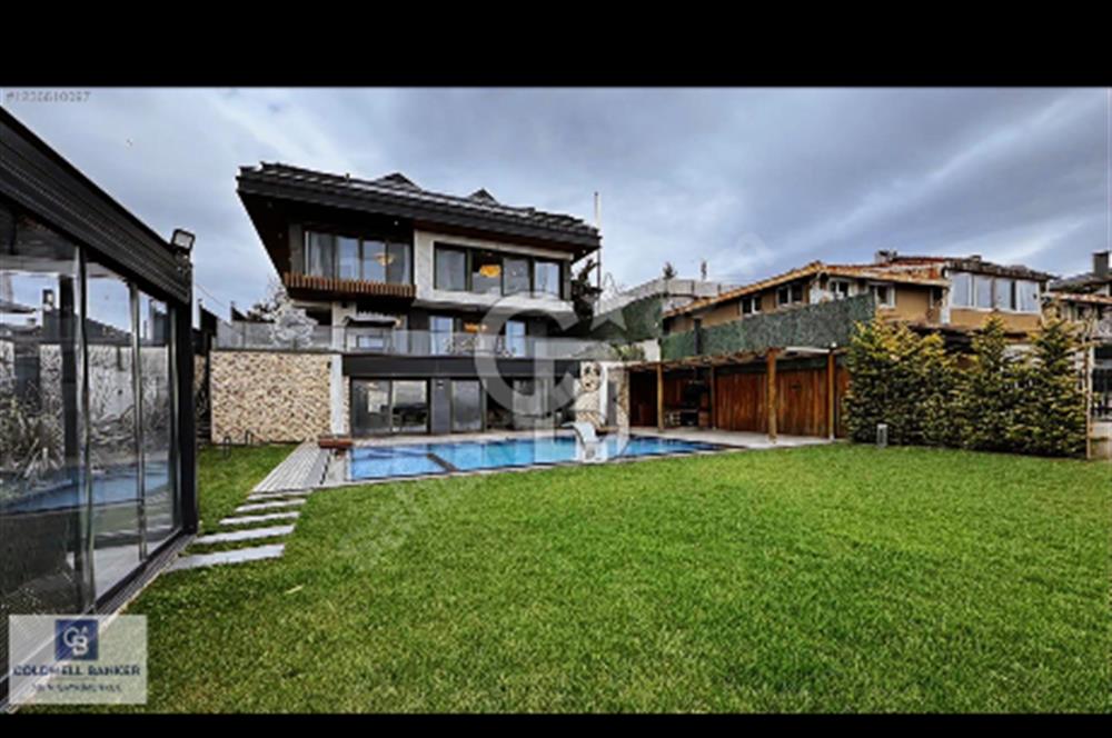 Sarıyer'de Boğaz Manzaralı Ultra Lux 6+4 Satılık Villa