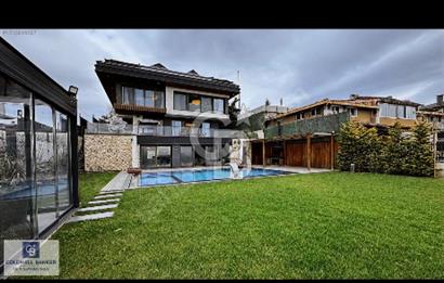 Sarıyer'de Boğaz Manzaralı Ultra Lux 6+4 Satılık Villa
