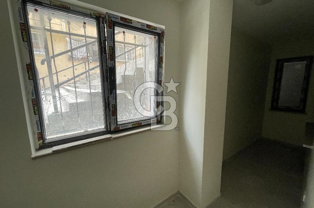 BEYOĞLU SÜTLÜCEDE OTOPARKLI, SIFIR 4+1 SATILIK DAİRE