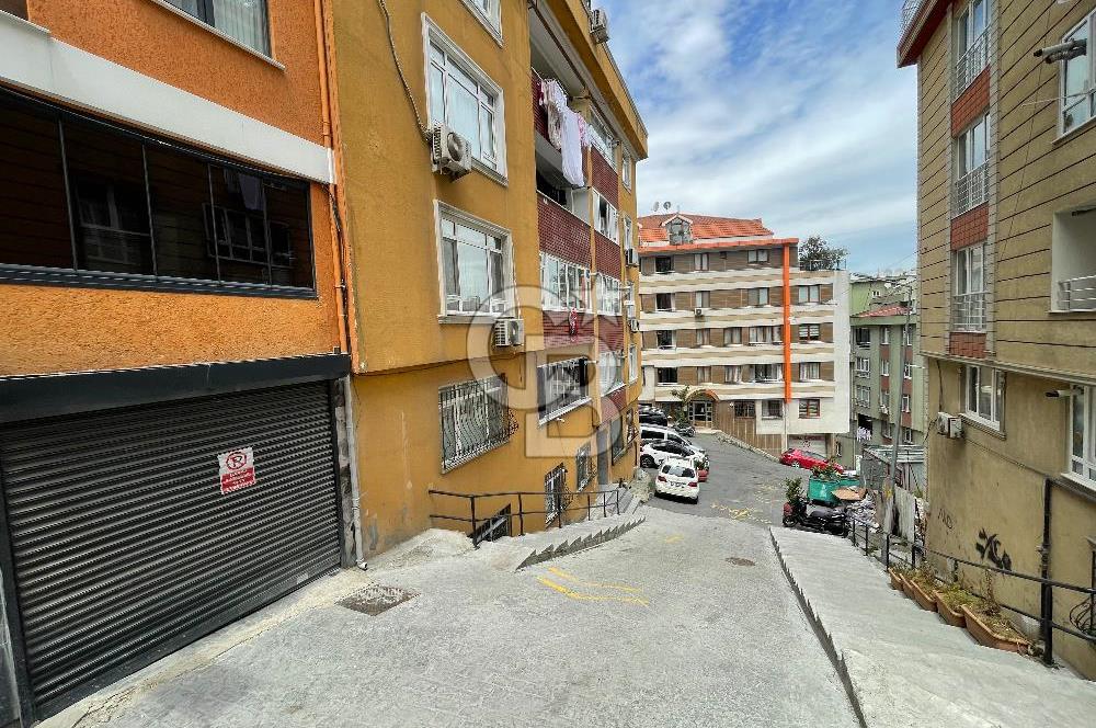 BEYOĞLU SÜTLÜCEDE OTOPARKLI, SIFIR 4+1 SATILIK DAİRE