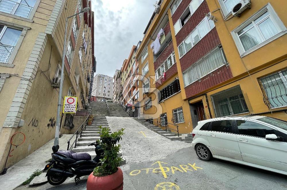 BEYOĞLU SÜTLÜCEDE OTOPARKLI, SIFIR 4+1 SATILIK DAİRE