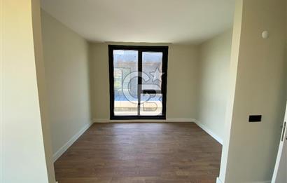 Beylikdüzü Gürpınar'da Deniz Manzaralı Satılık 7+1 Villa
