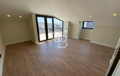 Beylikdüzü Gürpınar'da Deniz Manzaralı Satılık 7+1 Villa