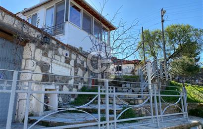 Seferihisar Gölcük Köy Merkezinde Özel Tasarım Dubleks Taş Ev