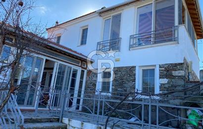 Seferihisar Gölcük Köy Merkezinde Özel Tasarım Dubleks Taş Ev