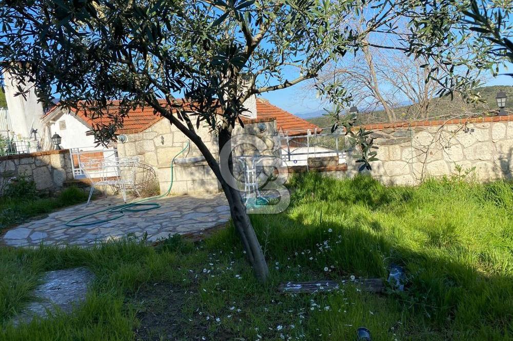Seferihisar Gölcük Köy Merkezinde Özel Tasarım Dubleks Taş Ev