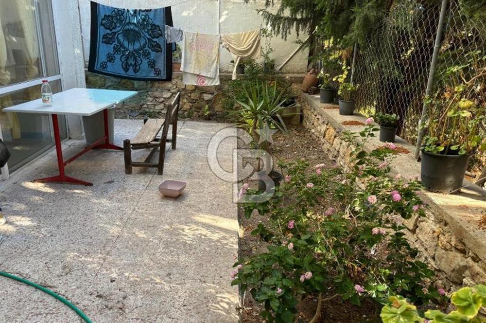 İzmir Çeşme Musalla Kale Arkasında Satılık 12 Odalı Pansiyon