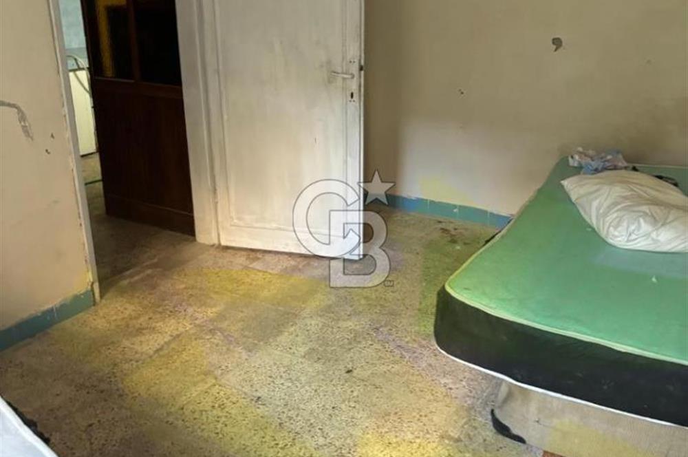 İzmir Çeşme Musalla Kale Arkasında Satılık 12 Odalı Pansiyon