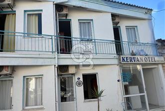 İzmir Çeşme Musalla Kale Arkasında Satılık 12 Odalı Pansiyon