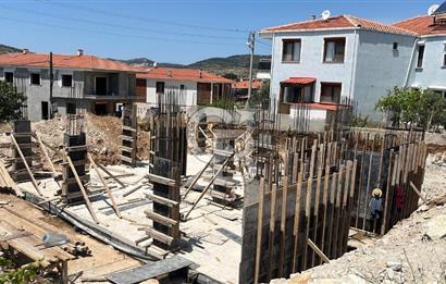 izmir Foça Bağarası'nda Lüks 3+1 Bahçe Dubleks