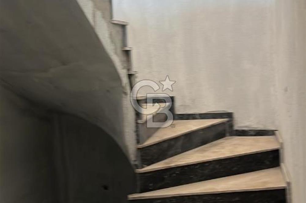 İzmir Foçada Bağarası Sitede 4+1 Kış Bahçeli Bahçe Dubleks 