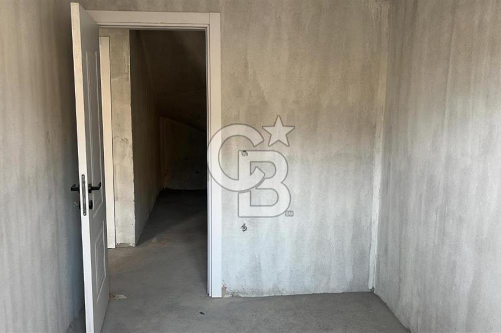 İzmir Foçada Bağarası Sitede 4+1 Kış Bahçeli Bahçe Dubleks 