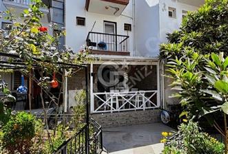 YENİ FOÇA MARİNA 3+1 TRİPLEX VİLLA