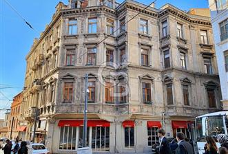 TARİHİ TÜNEL GEÇİDİ İŞ HANINDA 42 M2, 1+1, TERASLI MASRAFSIZ OFİS