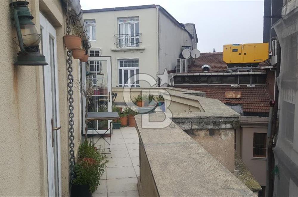 TARİHİ TÜNEL GEÇİDİ İŞ HANINDA 42 M2, 1+1, TERASLI MASRAFSIZ OFİS