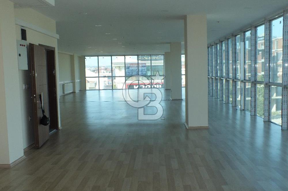 Sancaktepe Merkezde Atatürk Caddesine Cephe Kiralık Plaza Katı