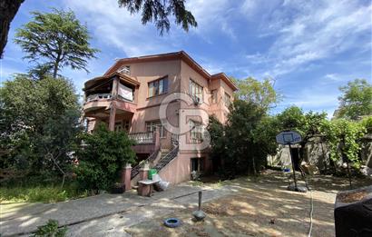 Büyükada'da 1.188 m2 Arsa İçinde Köşe Konumlu Satılık Köşk