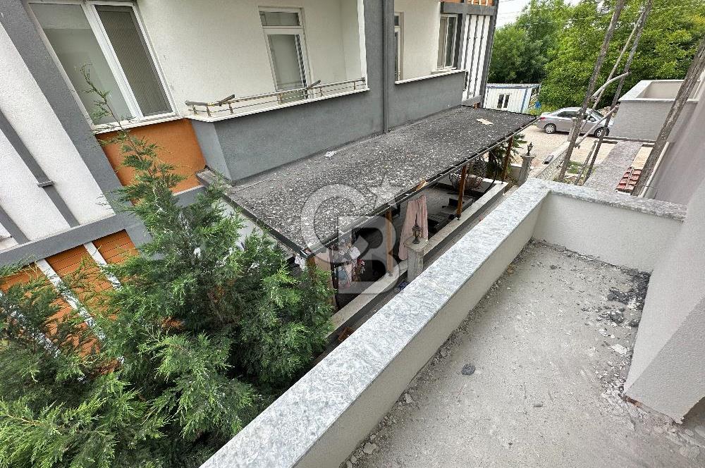 https://www.sahibinden.com/ilan/emlak-konut-satilik-cb-akademi-kartepe-dumlupinar-mah-satilik-2-plus1-ara-kat-daire-1246878393/detay