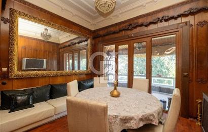 Büyükada'da 1.188 m2 Arsa İçinde Köşe Konumlu Satılık Köşk