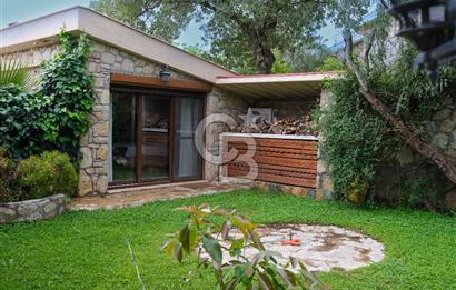 Eski Datça'da Satılık Havuzlu, 2 Müştemilatlı Lüks Villa